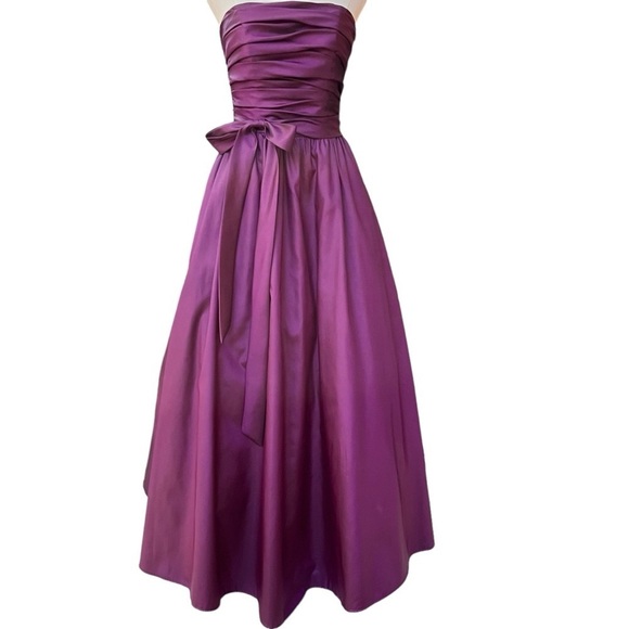 Mori Lee by Madeline Purple Strapless Ballgown w/Ruched Bodice and Sash  Size 6 - Picture 1 of 15